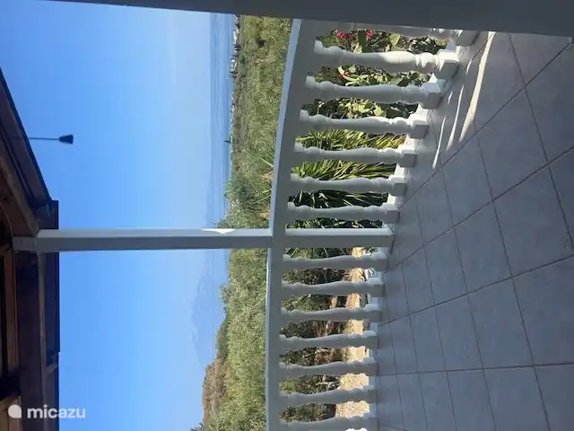 Zeezicht vanuit slaapkamer