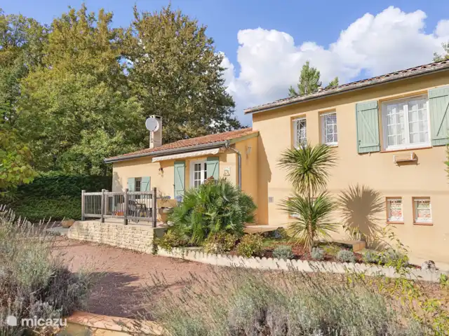 Gite Le Petit Wren - piscine et vue | France, Dordogne, Fumel - manoir / château La maison avec terras et jardin