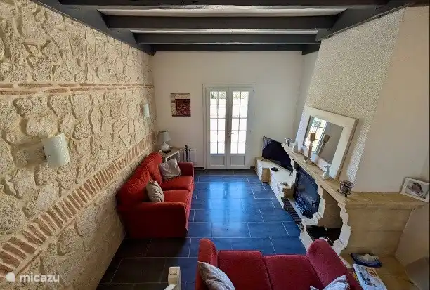 Wohnzimmer mit Holzofen