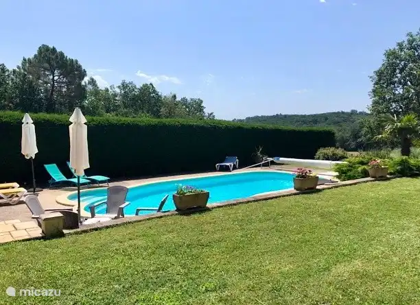 Garten und Schwimmbad