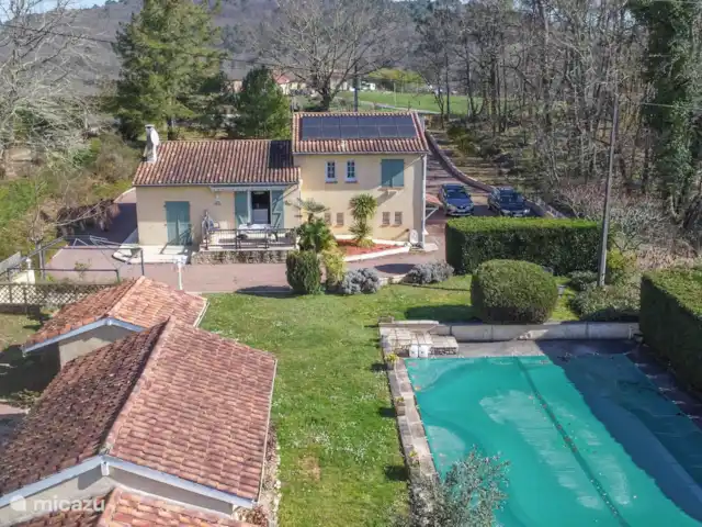 Gite Le Petit Wren - piscine et vue | France, Dordogne, Fumel - manoir / château Vue aérien