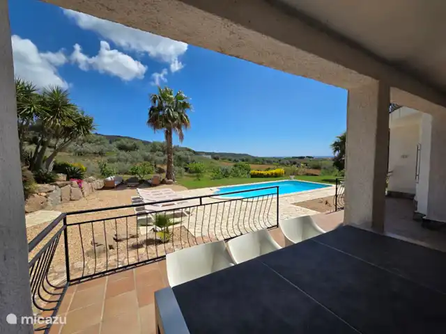 Villa Ensueño en España, Costa Brava, Calonge - villa Incluso desde la terraza cubierta hay una vista al mar