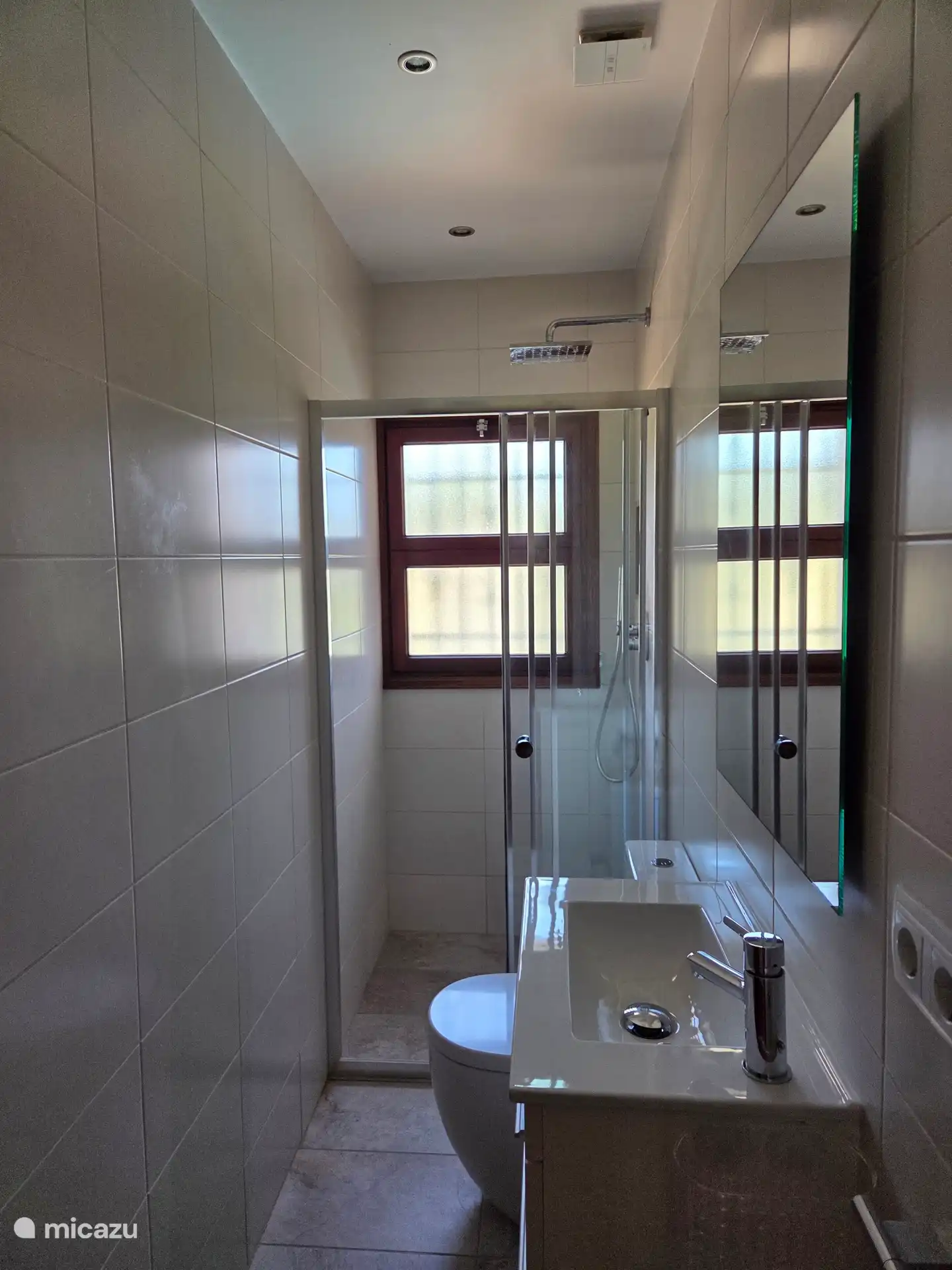 Salle de bain à l’étage 2/2