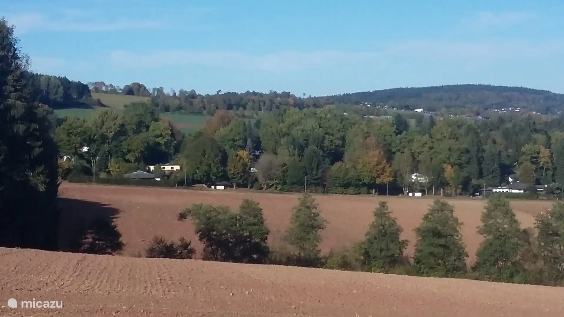 Vista del parque natural, justo al lado de los bosques y campos.