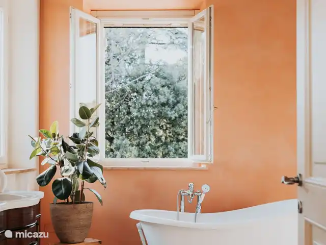 Maniero Montecassiano en Italia, Marche, Macerata - villa Baño