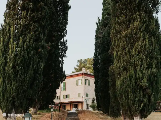 Maniero Montecassiano en Italia, Marche, Macerata - villa Zona de ceremonias