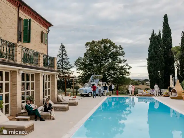 Maniero Montecassiano en Italia, Marche, Macerata - villa Casa