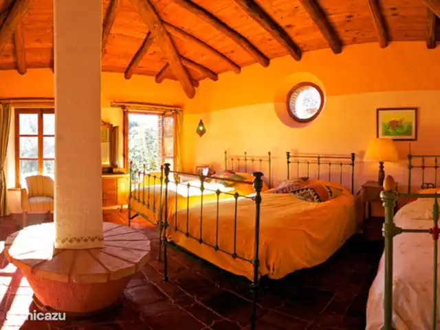 MAISON DE LA TORTUE | Espagne, Andalousie, Alajar - finca Kamer met 3 eenpersoonsbedden