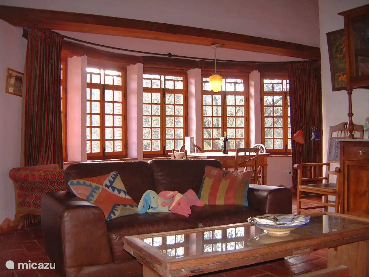 Woonkamer met open haard