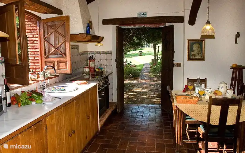 CASA ZOYA