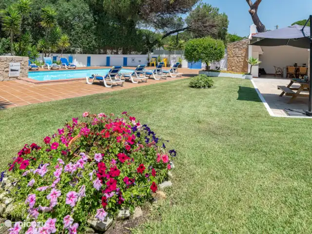 Villa Hecuba en Portugal, Costa de Lisboa, Colares - villa Piscina con tumbonas
