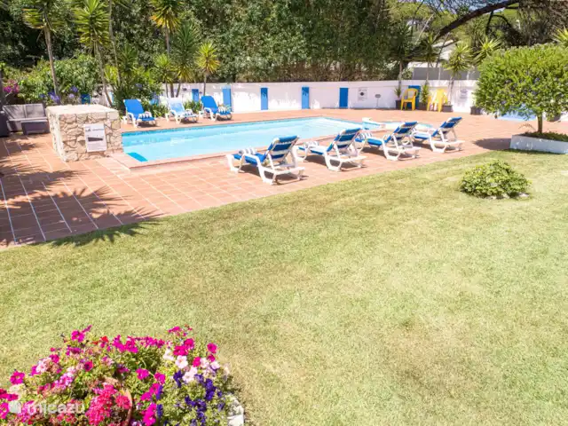 Villa Hecuba en Portugal, Costa de Lisboa, Colares - villa Piscina con tumbonas