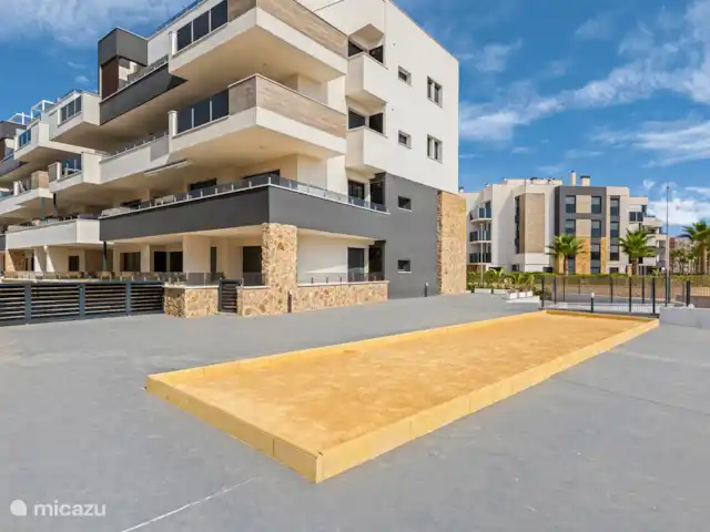 Caza azul en España, Costa Blanca, Orihuela Costa - apartamento Su cancha de petanca