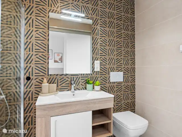 Caza azul en España, Costa Blanca, Orihuela Costa - apartamento Del baño a la suite