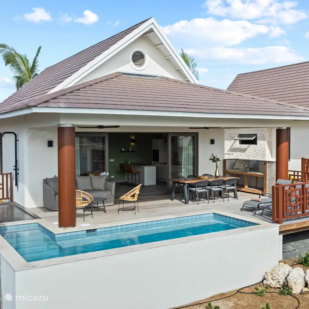 Villa Jazmyn 40 Blue Bay Resort
