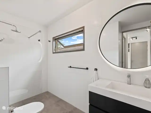 NEW! Villa Jazmyn 40 Blue Bay Resort huren in Curaçao, Curacao-Midden, Blue Bay - villa Badkamer verbonden aan slaapkamer 2