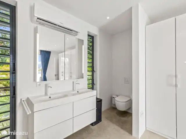 Villa Brakkeput avec vue et piscine | Curaçao, Banda Ariba (est), Brakkeput Abou - villa Salle de bain dans la chambre 1