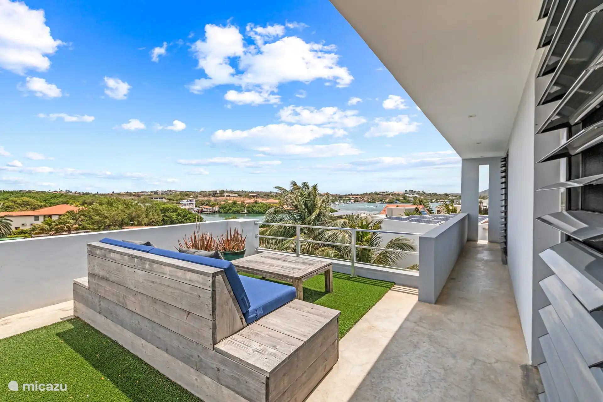 Heerlijk dakterras met waanzinning uitzicht over het Spaanse water!
