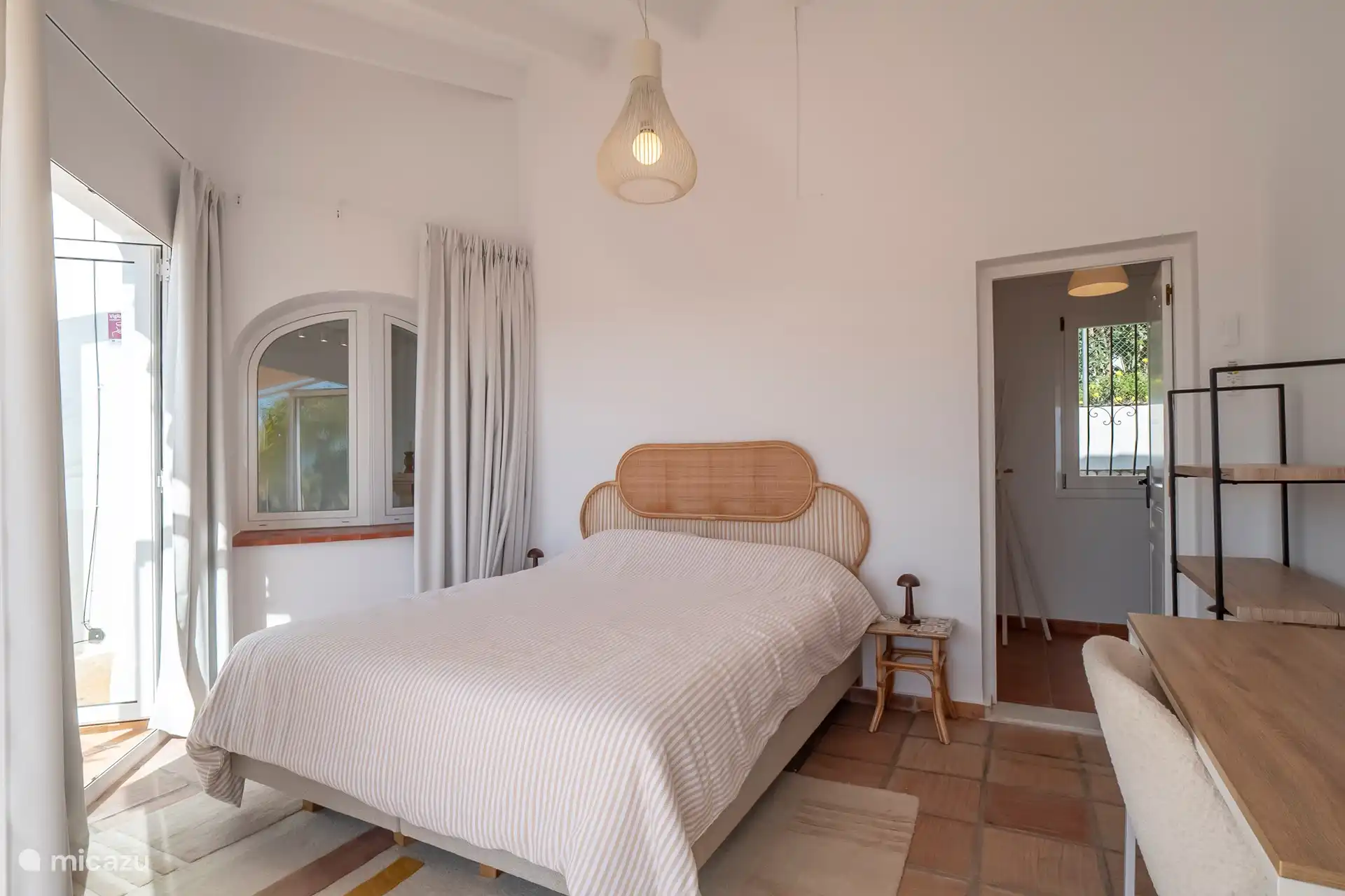 Chambre avec lit double