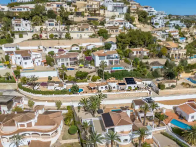 Villa Pequena Joya en España, Costa Blanca, Moraira - villa ¡Así que puedes ver lo grande que es la terraza!