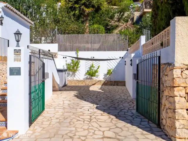 Villa Pequena Joya en España, Costa Blanca, Moraira - villa Entrada privada con tela de sombra