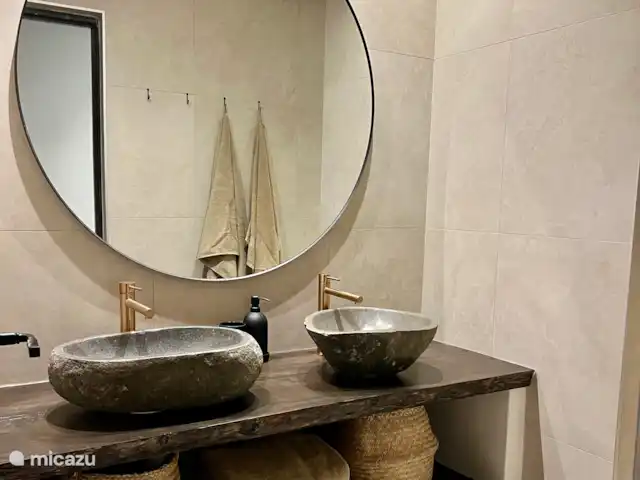 Mas Lion | France, Gard, La Roque-sur-Cèze - maison de vacances Salle de bain avec douche spacieuse
