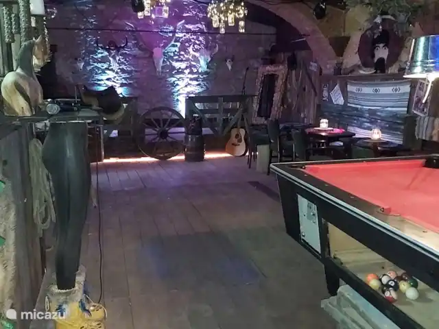 Zichovec`Bohemia huren in Tsjechië, Zuid-Bohemen, Strunkovice nad Blanicí - appartement De bar