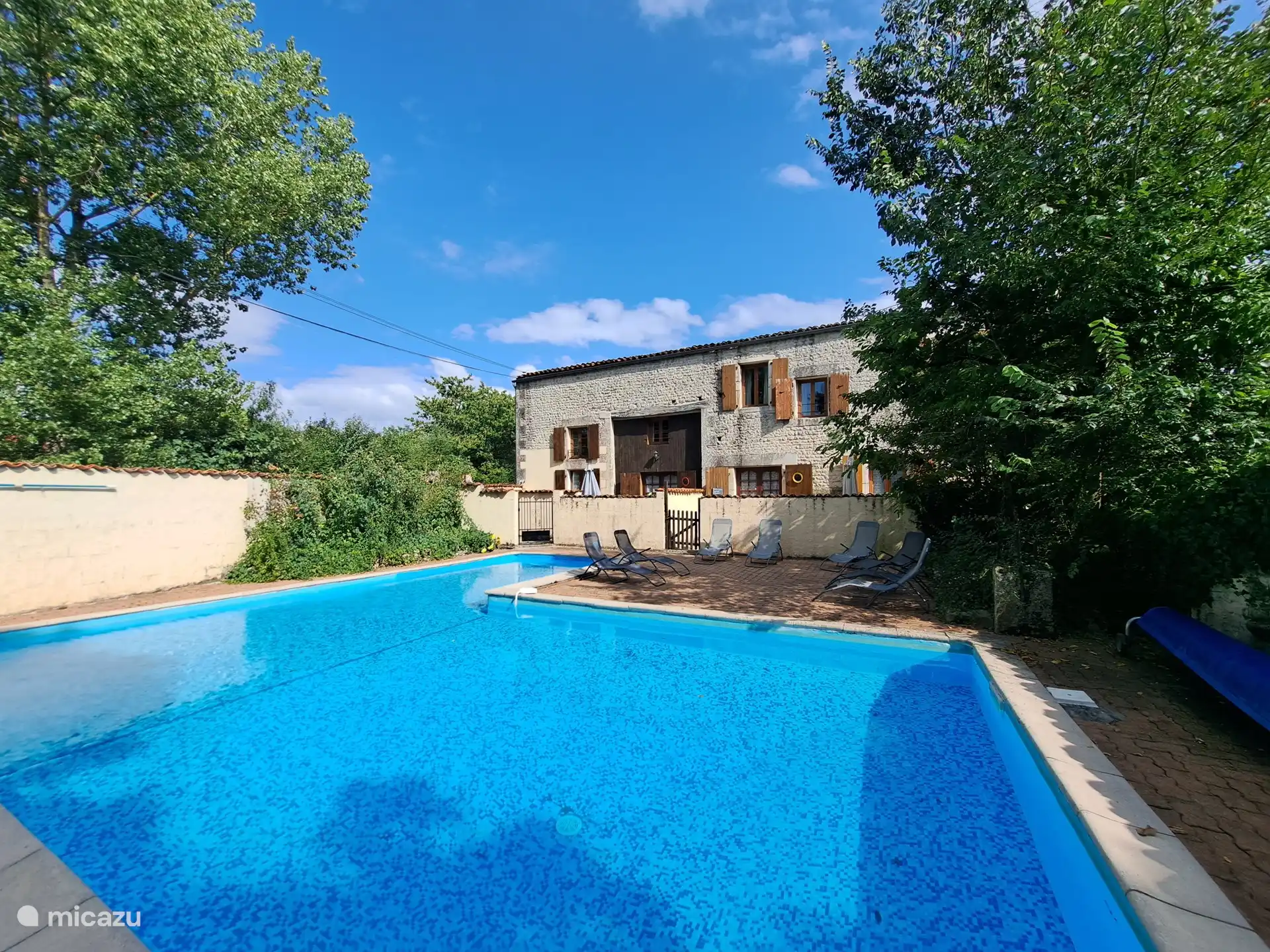 villa, Saint-Pierre-de-Juillers, Charente-Maritime, Frankreich - Villa, Domäne 'Les Vallaies' + Pool