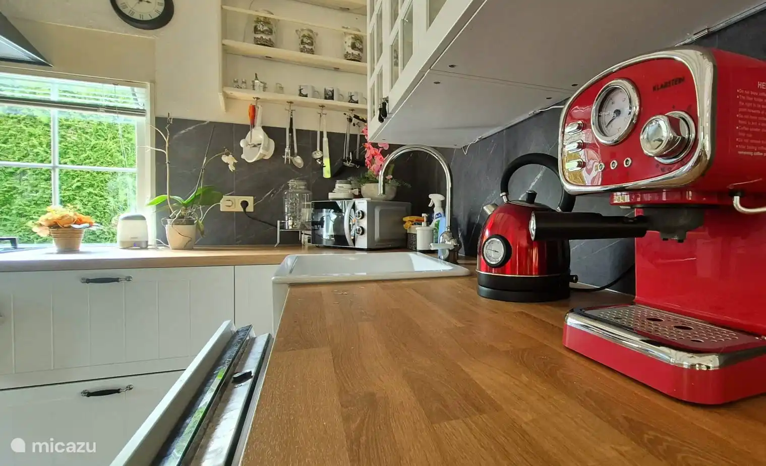 Espresso machine and kettle should of course not be missing.