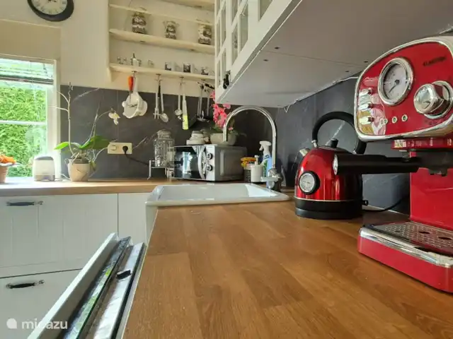 bungaló en Países Bajos, Güeldres, Putten – El lugar de Veluwe Por supuesto, no deben faltar la máquina de café espresso y el hervidor de agua.