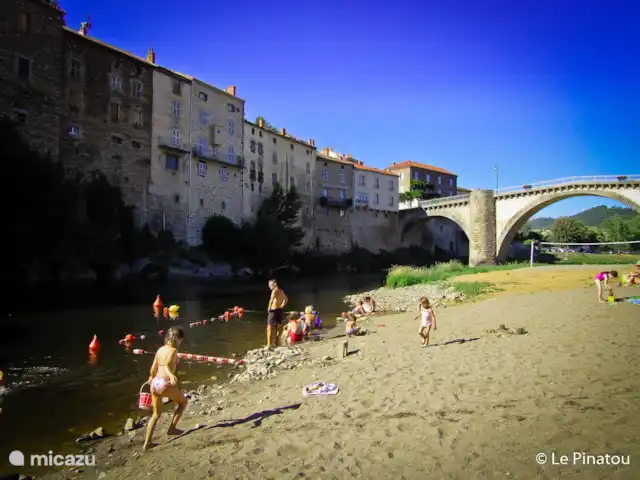 Location de Vacances France, Haute-Loire, Bellevue-la-Montagne, appartement - Le Pinatou Visitez ce beau vieux village et baignez-vous ensuite