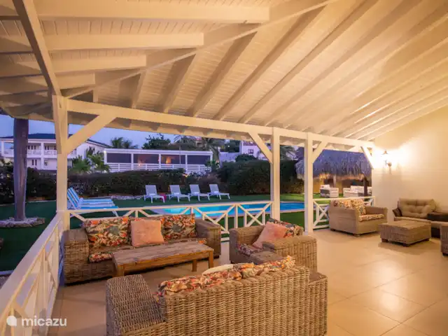 Villa Sonrisa huren in Curaçao, Banda Ariba (oost), Jan Thiel - villa Terras by night