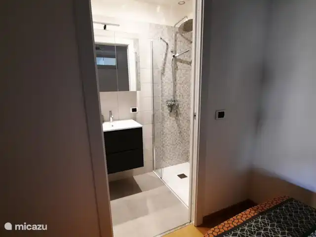 Porto Letizia Apartamento P5 en Italia, Lagos italianos, Porlezza - apartamento Dormitorio 2 con baño en suite