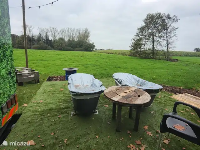 Location de Vacances Belgique, Anvers, Merksplas, tiny house - Kromven Pur Plaisir Vue depuis la baignoire en fonte