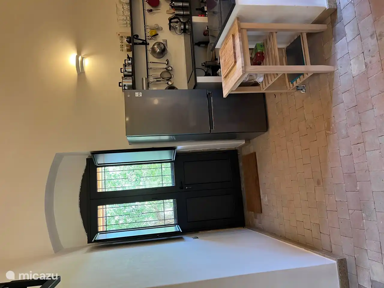 Tür zur Veranda auf der Nordseite mit Blick auf den Ätna.