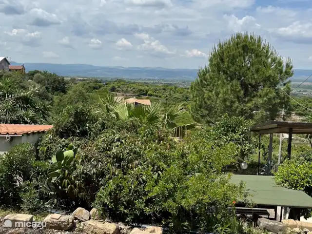 Casa Bellini Totaal huren in Italië, Sicilië, Carlentini - vakantiehuis Zicht naar het westen waar de basis vakantie woning ligt.