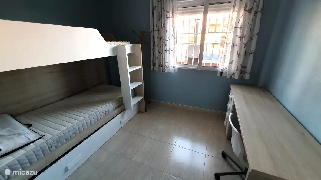 Schlafzimmer 2, Etagenbad.