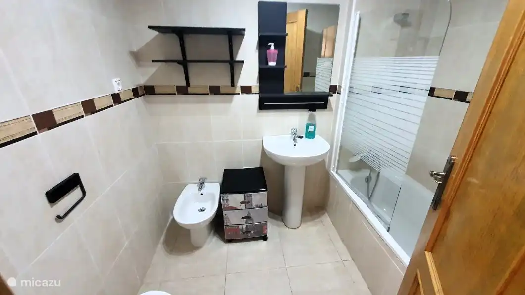 Badezimmer, in der Nähe von Zimmer 2