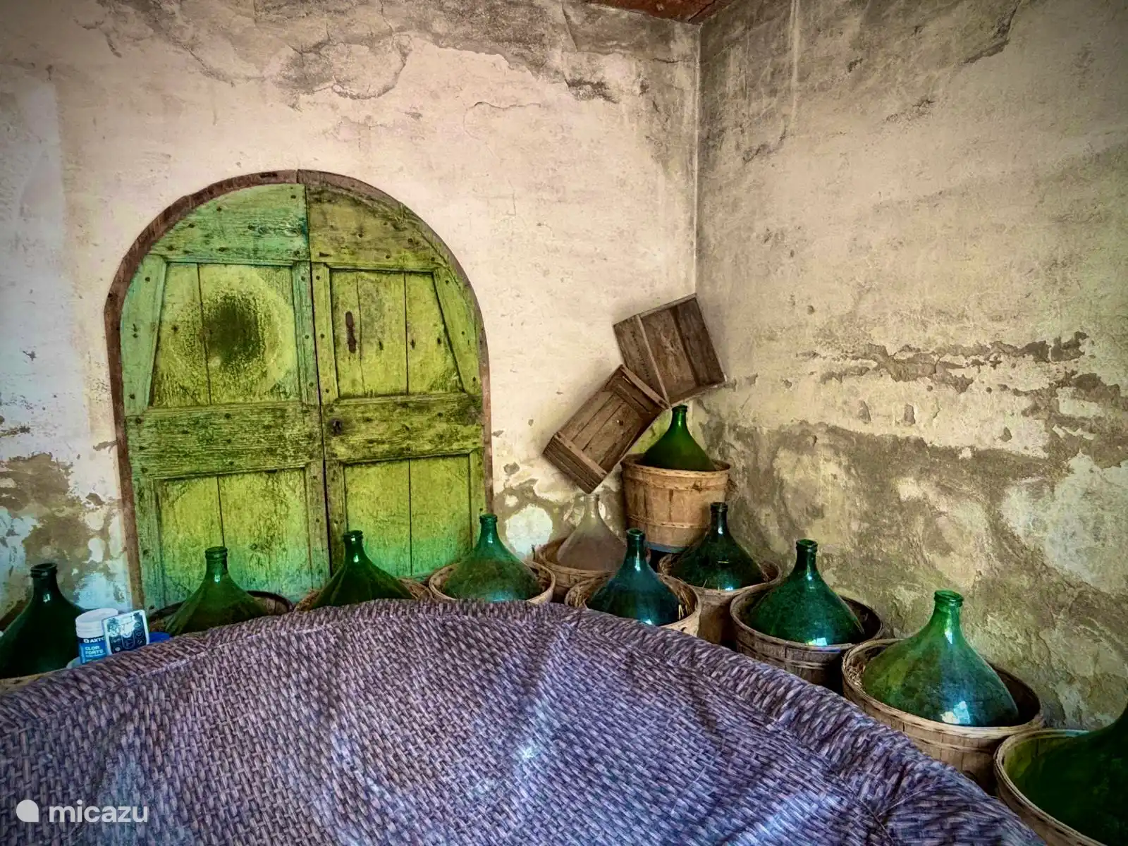 Keller mit aufblasbarem Whirlpool 