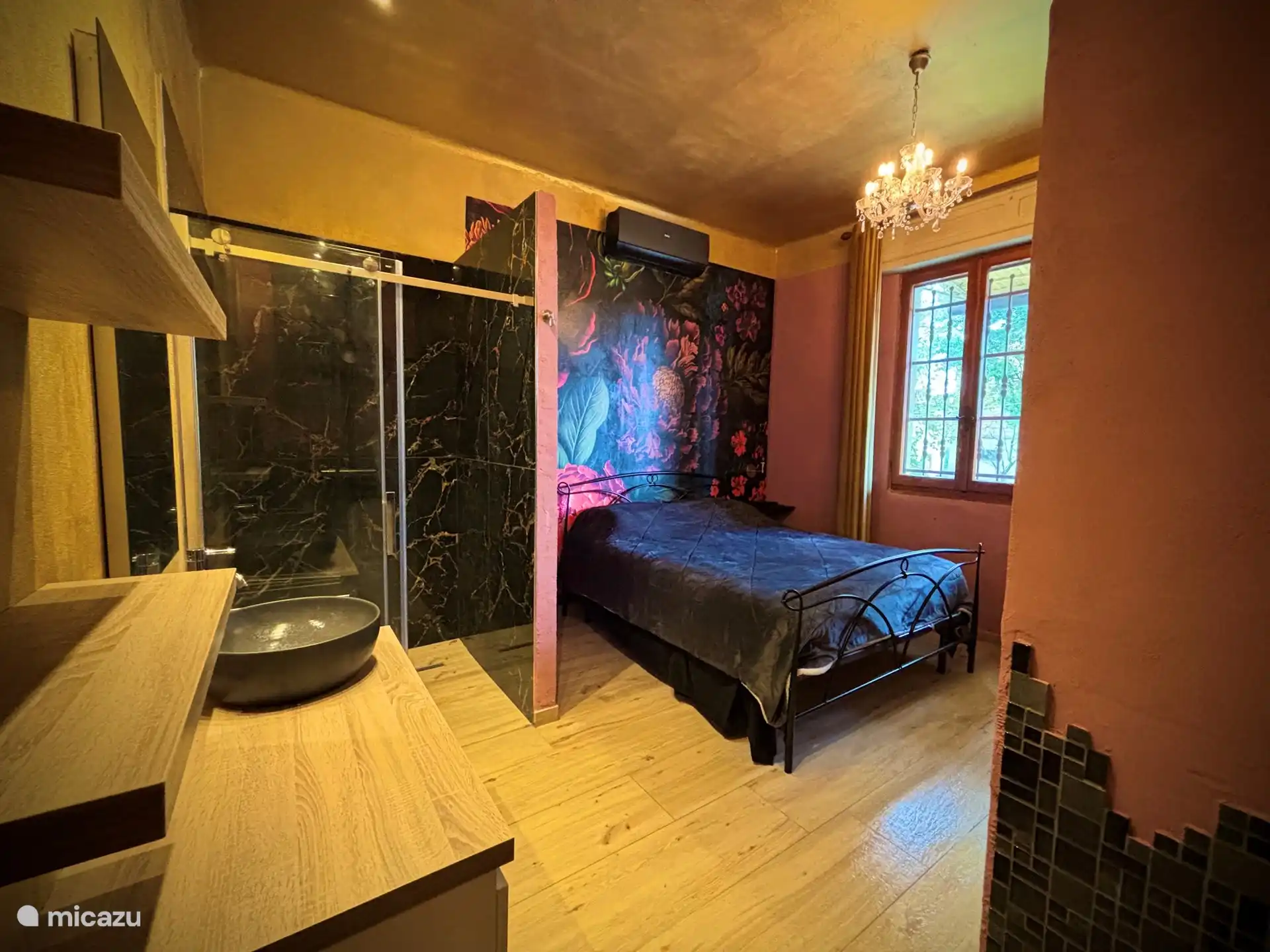 Dusche im Schlafzimmer 3 