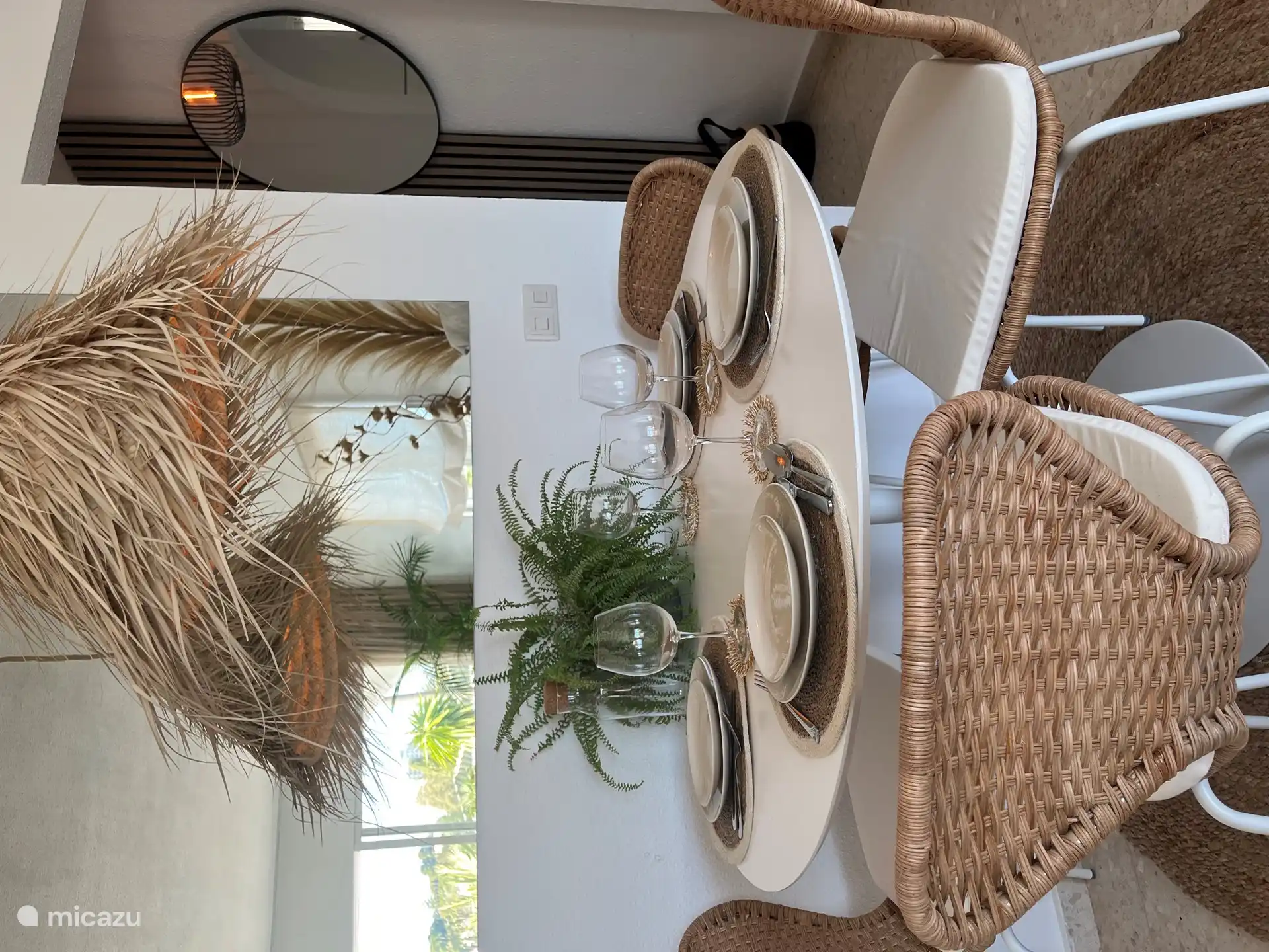 Schöner Essbereich, um gemütliche Abende zu verbringen.