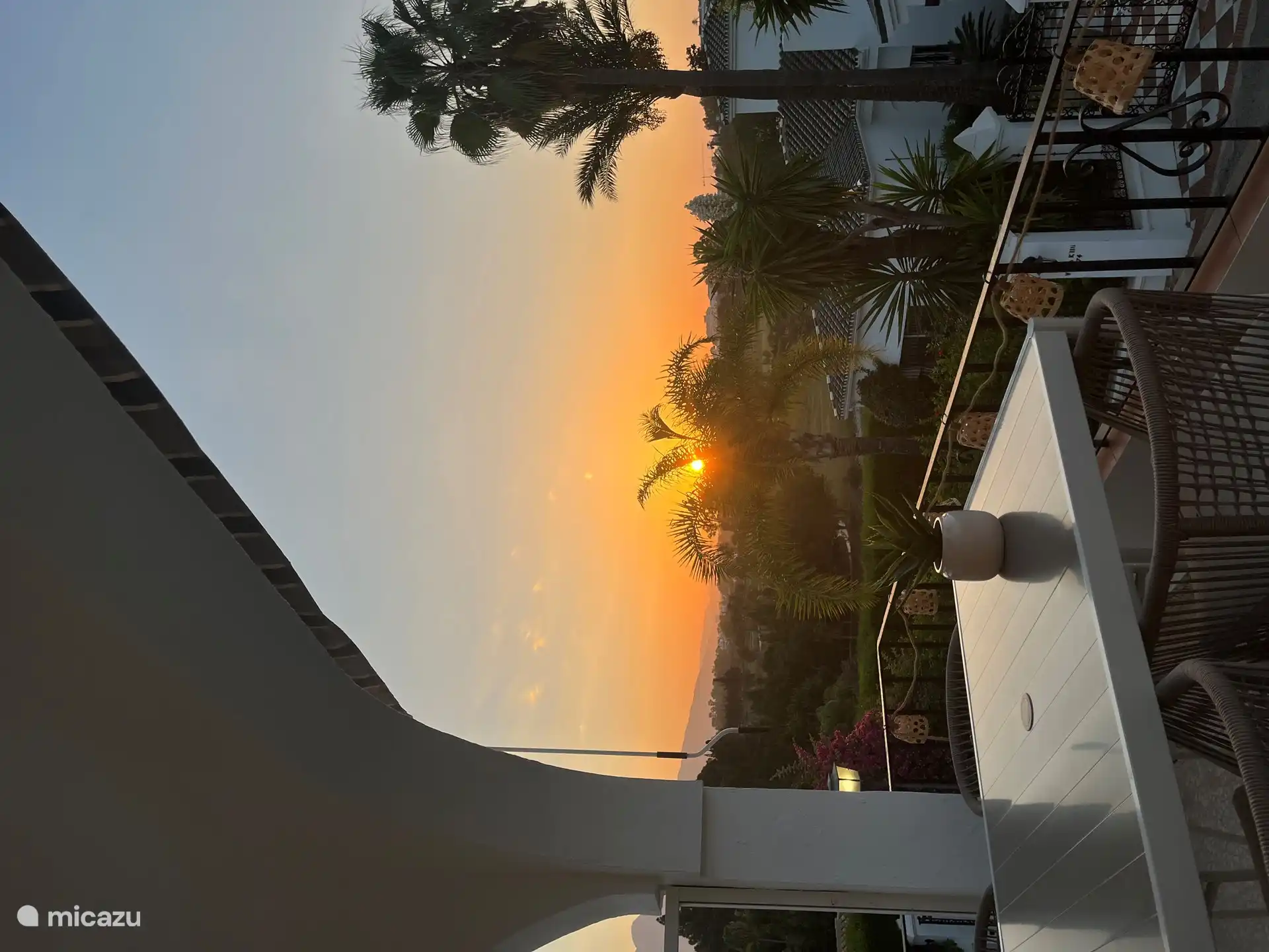 Schöner Sonnenaufgang vom Wohnzimmer aus.