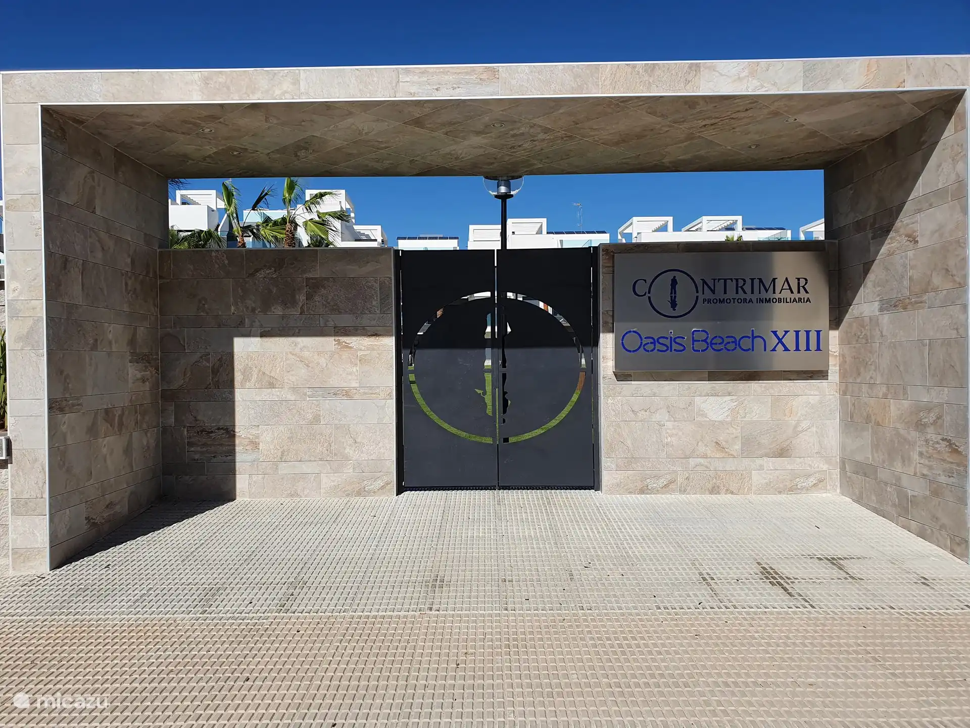 Puerta principal OB XIII