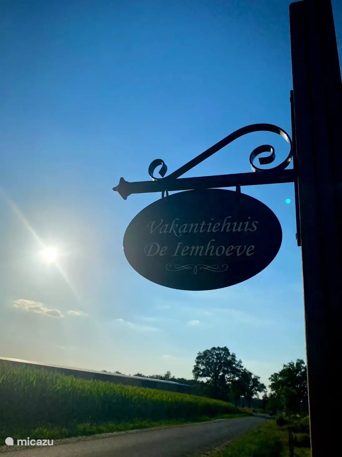 le signe de l’Iemhoeve, qui souligne le charme unique et l’hospitalité de ce lieu. 