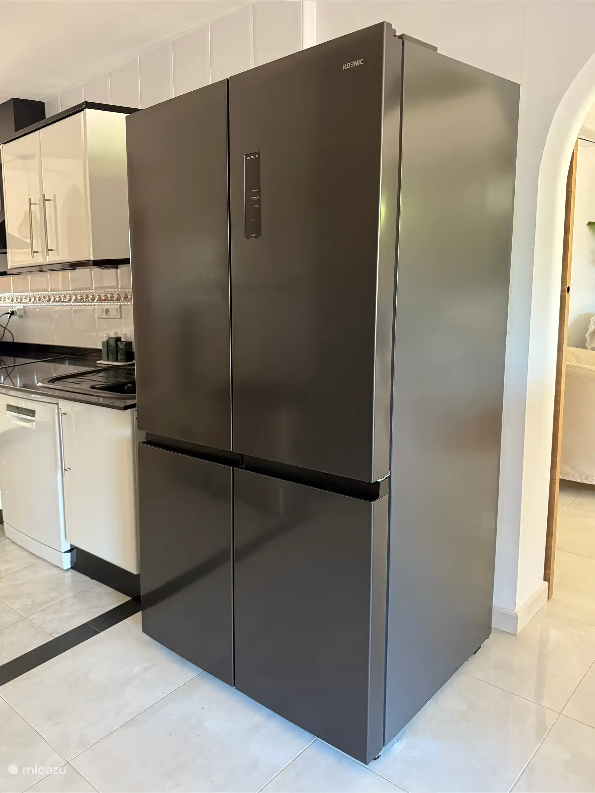 Amerikanischer Kühlschrank für ausreichend für 8 Personen