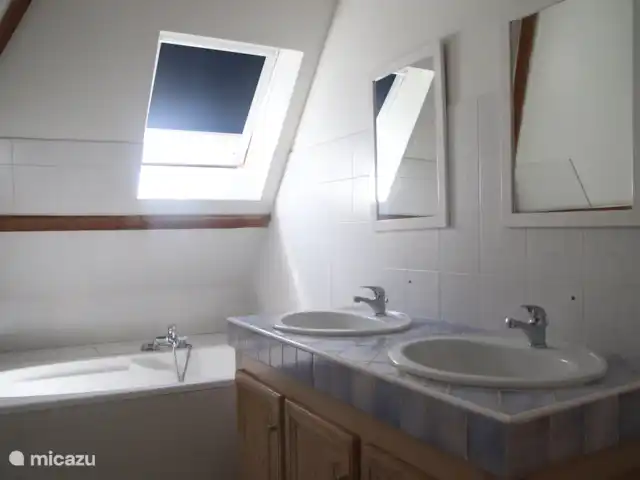 Moulin du Bouc - Maison d'amis | France, Dordogne, Excideuil - gîte / cottage Salle de bain au 1er étage