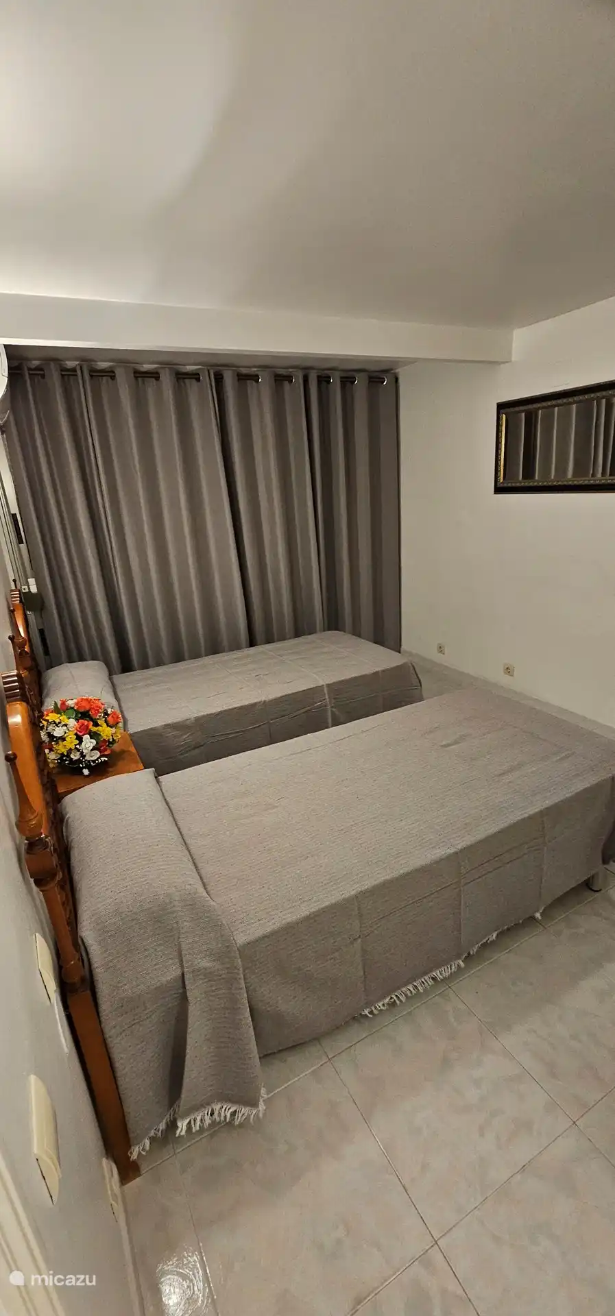 Schlafzimmer 1 mit Betten 2 Meter