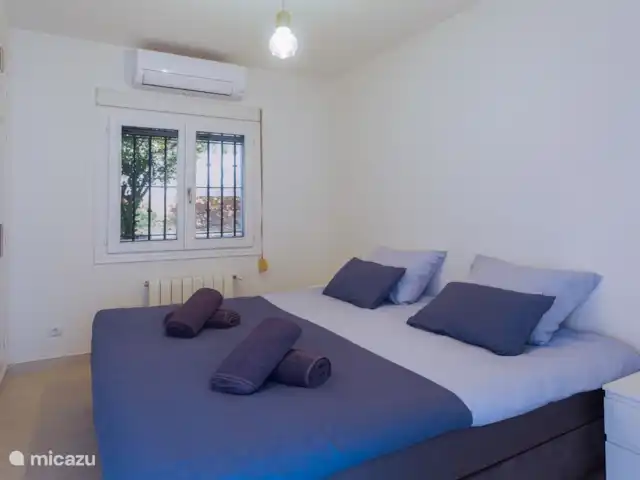 Villa Vino Pedreguer 8 personen huren in Spanje, Costa Blanca, Pedreguer - villa Deze slaapkamer heeft net als alle andere ruimtes ook een nieuwe airco en ligt naast de 2e badkamer (met ligbad)