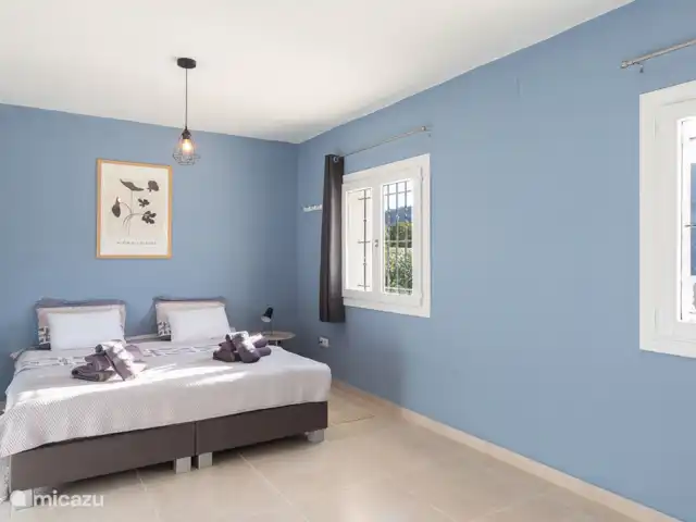 Villa Vino Pedreguer 8 personen huren in Spanje, Costa Blanca, Pedreguer - villa de woonkamer van het beneden appartement met openslaande deuren naar het zwembad