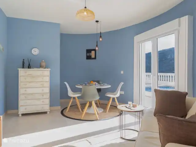 Villa Vino Pedreguer 8 personen huren in Spanje, Costa Blanca, Pedreguer - villa de woonkamer heeft een ronde 4 persoons eettafel